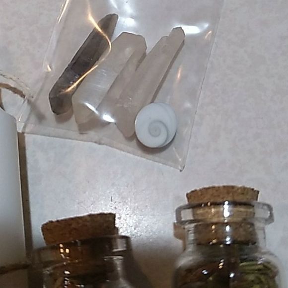 - Trio herbal blends spell kit. Herb blends + crystals chips 🪬protect attract🌀 - Picture 4 of 7